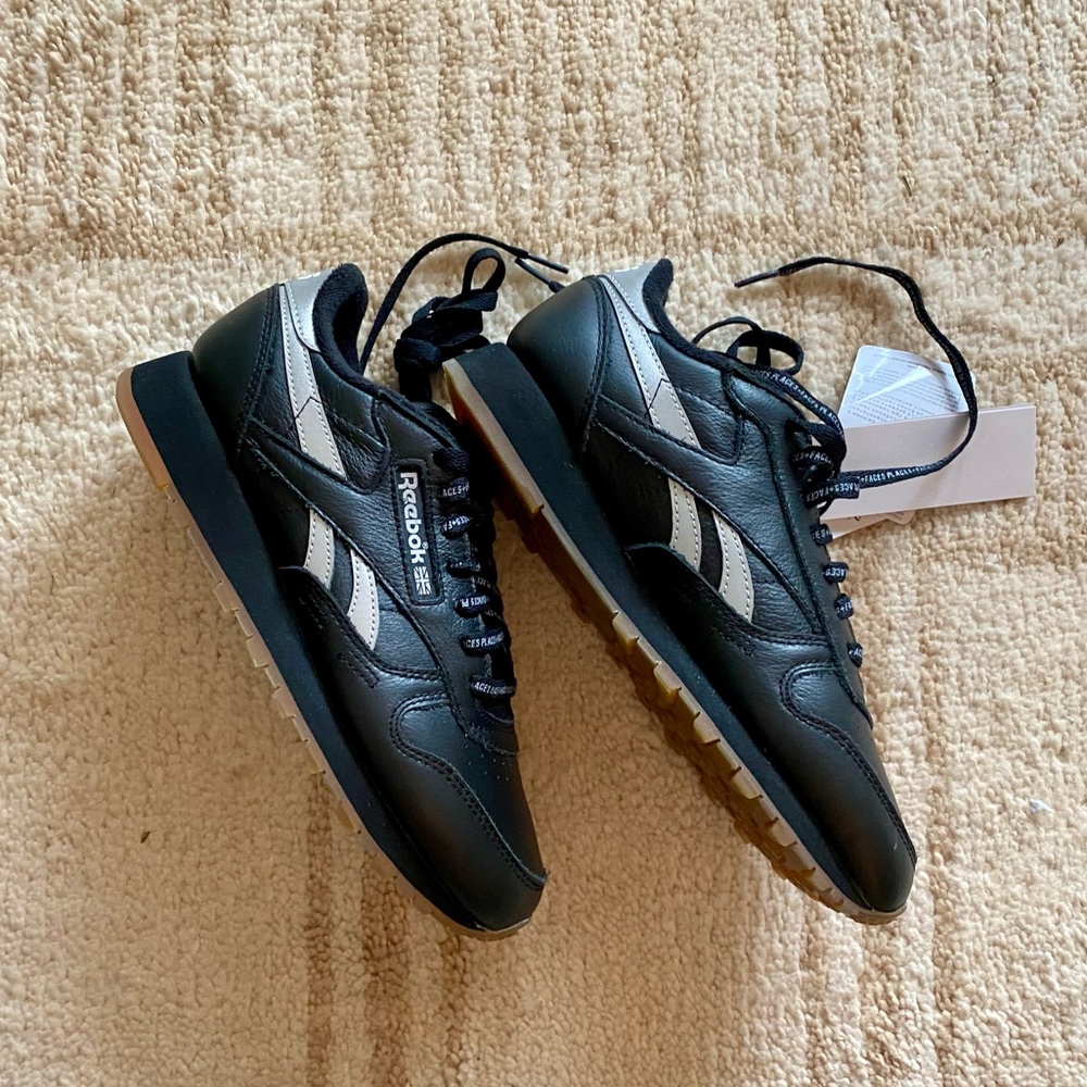 Men’s/ Unisex Reebok x Places + Faces Classic Leather Sneakers